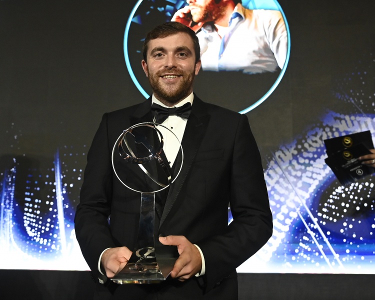 马卡：皮克创办的国王联赛邀请了罗马诺报道转会消息